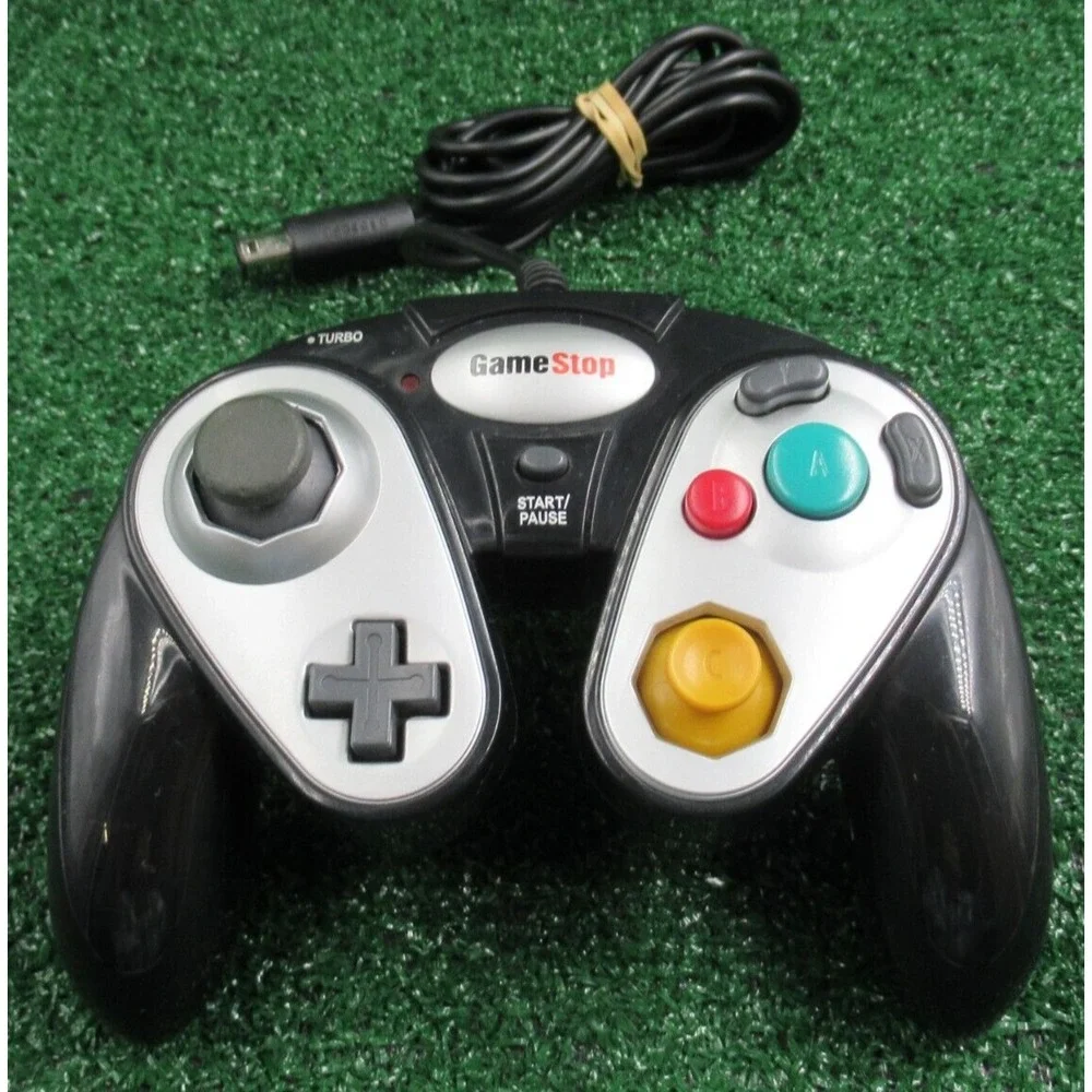 Nintendo GameCube GameStop Wired Black‎ GamePad Controller Black